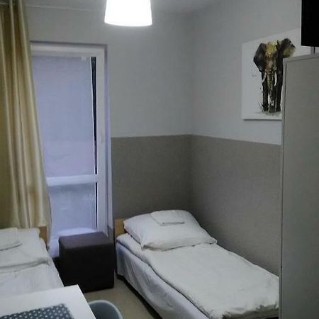 Pokoje Henryk Apartment Korytow Екстериор снимка